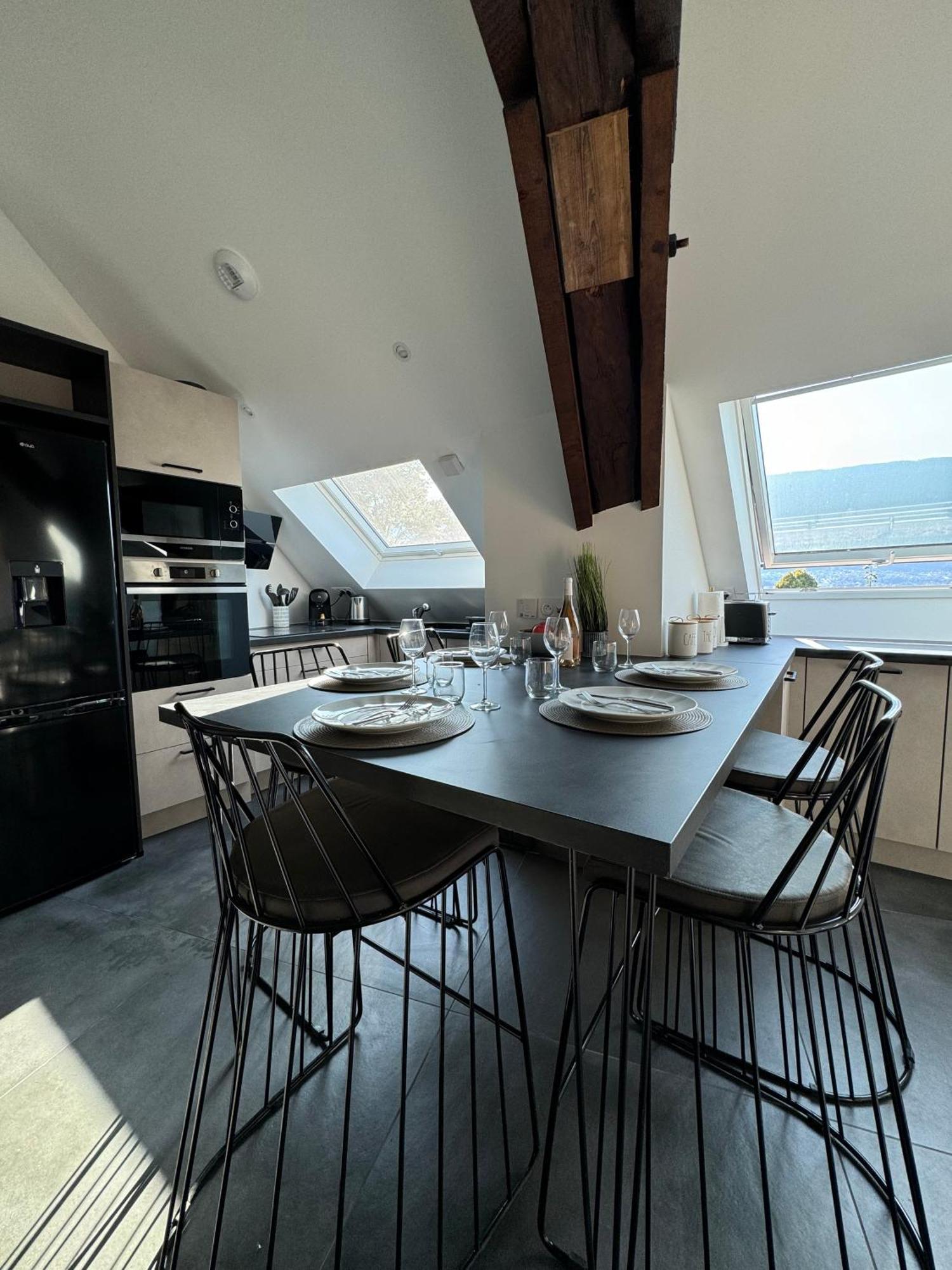 Magnifique Appartement Vue Lac - 5 Personnes Voglans Exterior photo