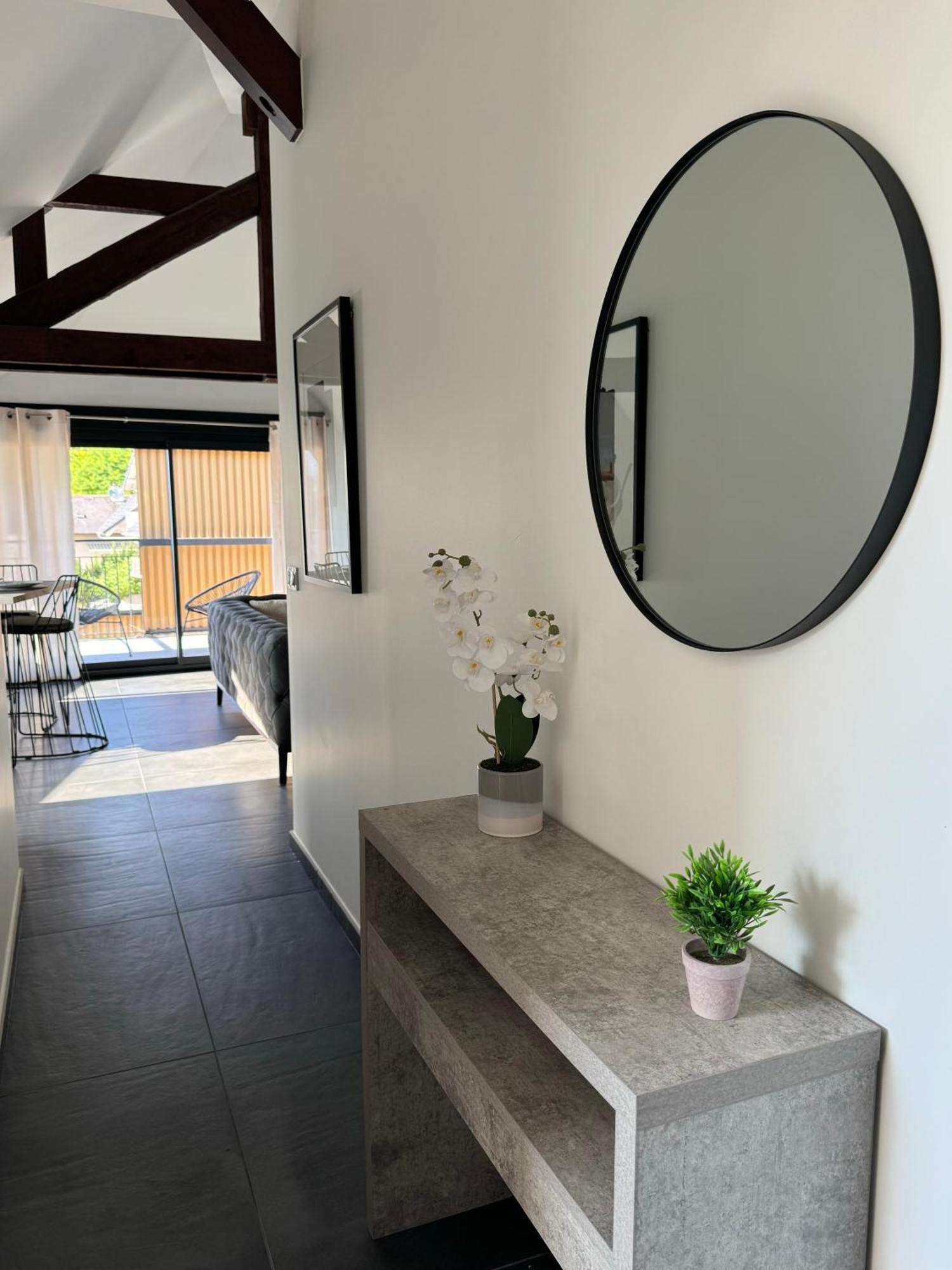 Magnifique Appartement Vue Lac - 5 Personnes Voglans Exterior photo